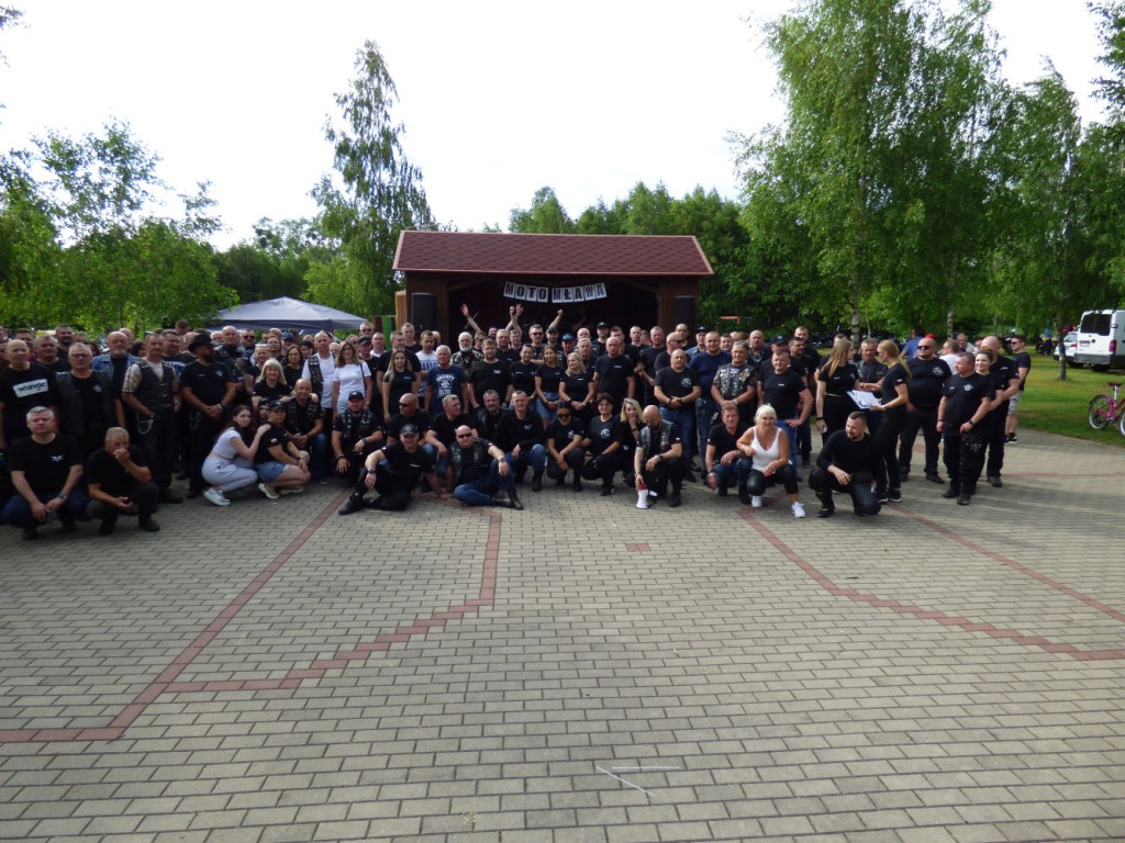 Parada motocykli przez Mławę i piknik [FILM, ZDJĘCIA]