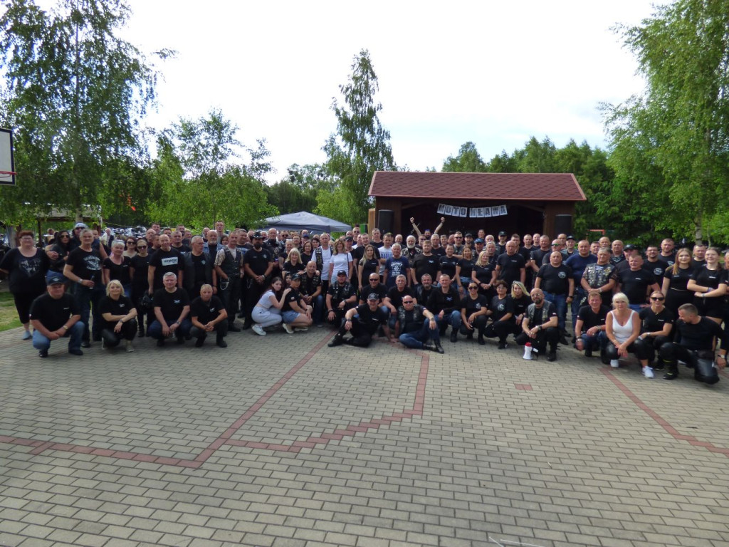 Parada motocykli przez Mławę i piknik [FILM, ZDJĘCIA]