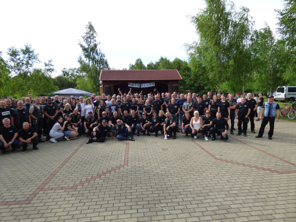 Parada motocykli przez Mławę i piknik [FILM, ZDJĘCIA]