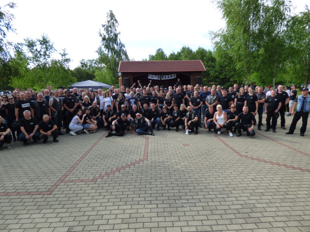 Parada motocykli przez Mławę i piknik [FILM, ZDJĘCIA]