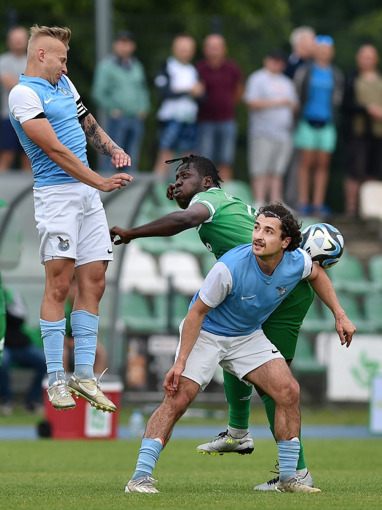 Dublet Tworka w ważnym meczu.  Ucieczka ze strefy spadkowej