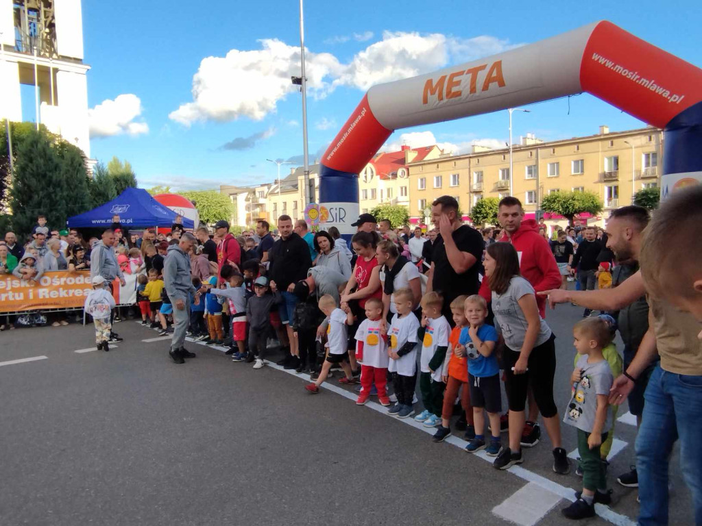Setki mieszkańców pobiegło ulicami Mławy [ZDJĘCIA]