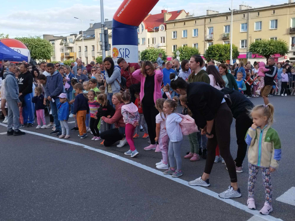 Setki mieszkańców pobiegło ulicami Mławy [ZDJĘCIA]