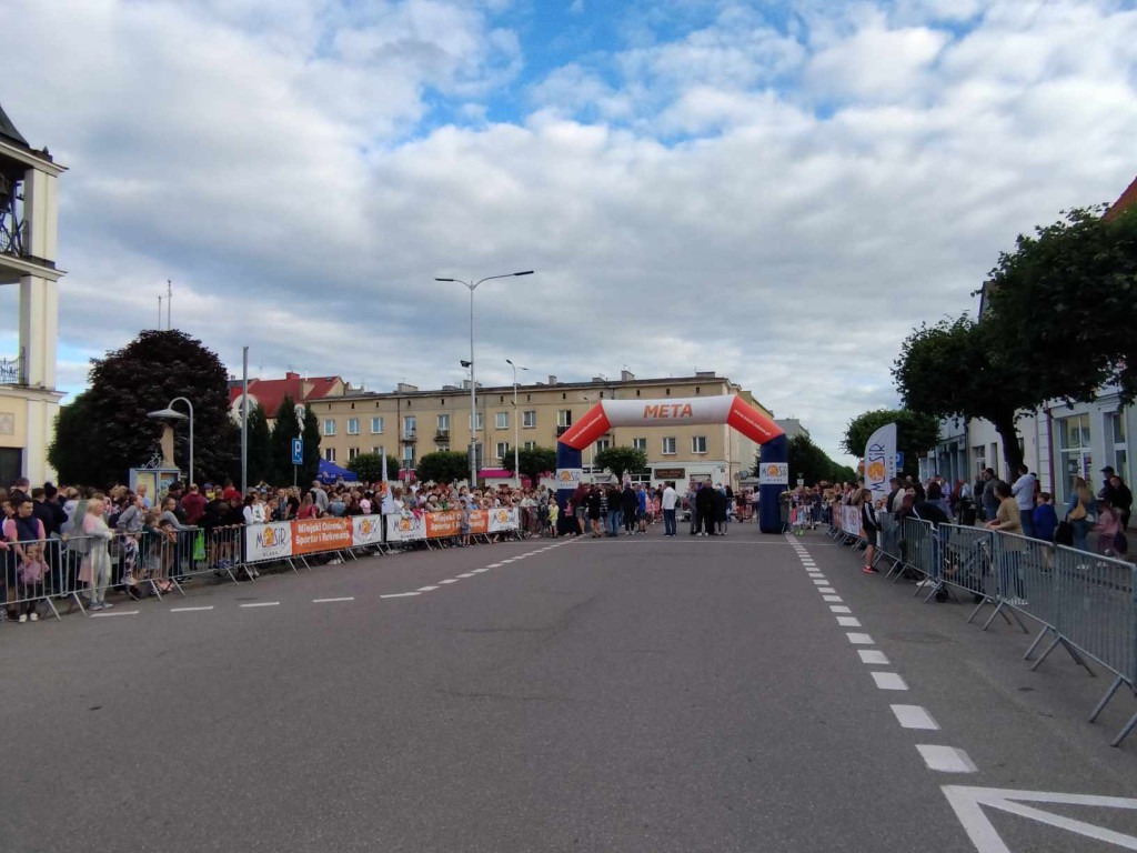Setki mieszkańców pobiegło ulicami Mławy [ZDJĘCIA]