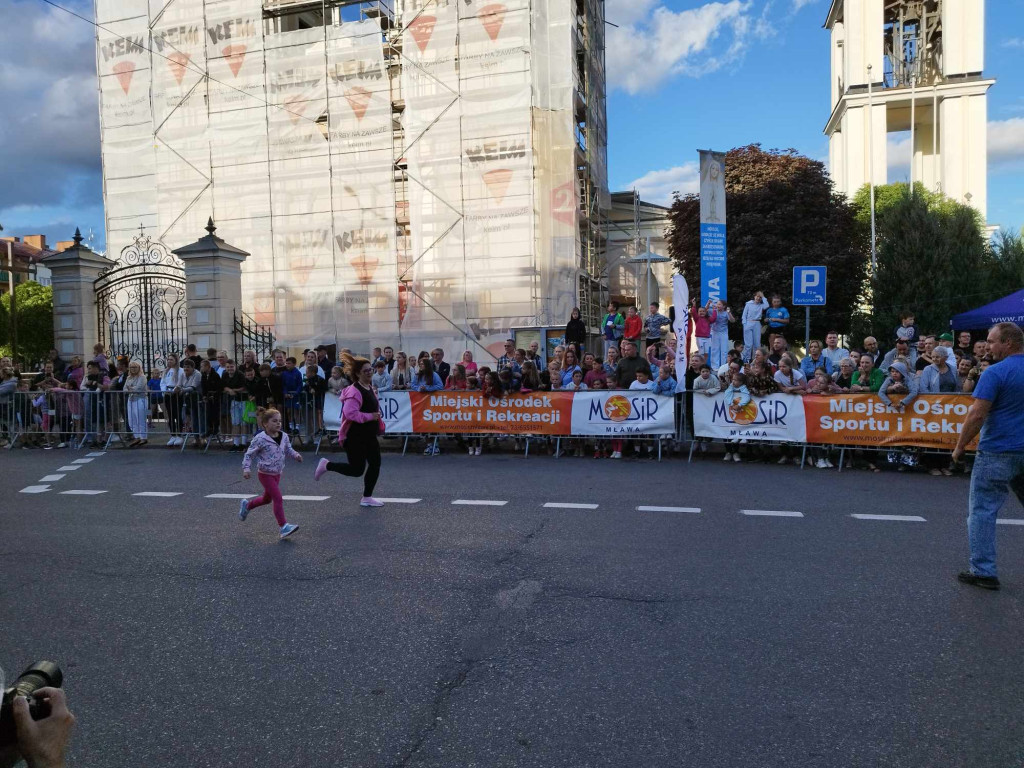 Setki mieszkańców pobiegło ulicami Mławy [ZDJĘCIA]