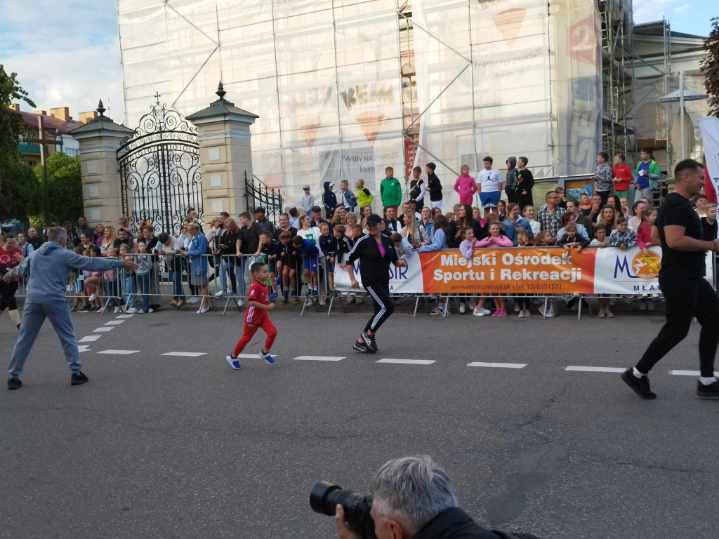 Setki mieszkańców pobiegło ulicami Mławy [ZDJĘCIA]