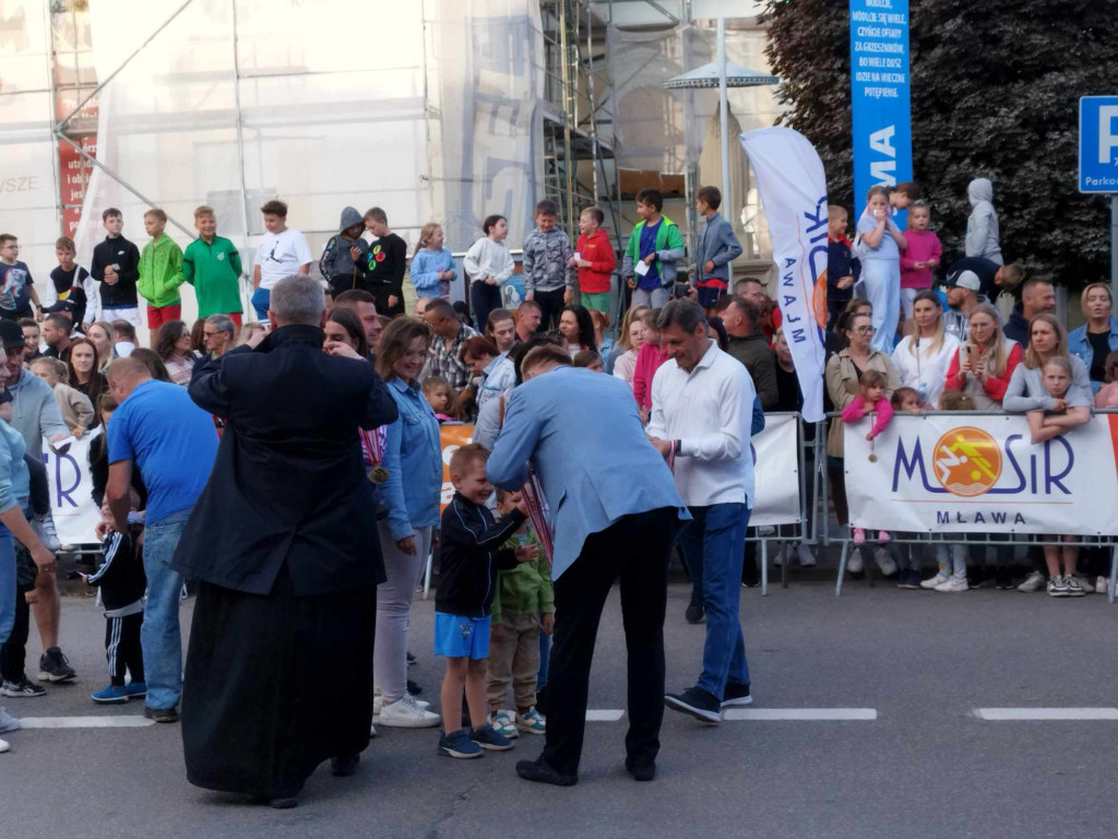 Setki mieszkańców pobiegło ulicami Mławy [ZDJĘCIA]