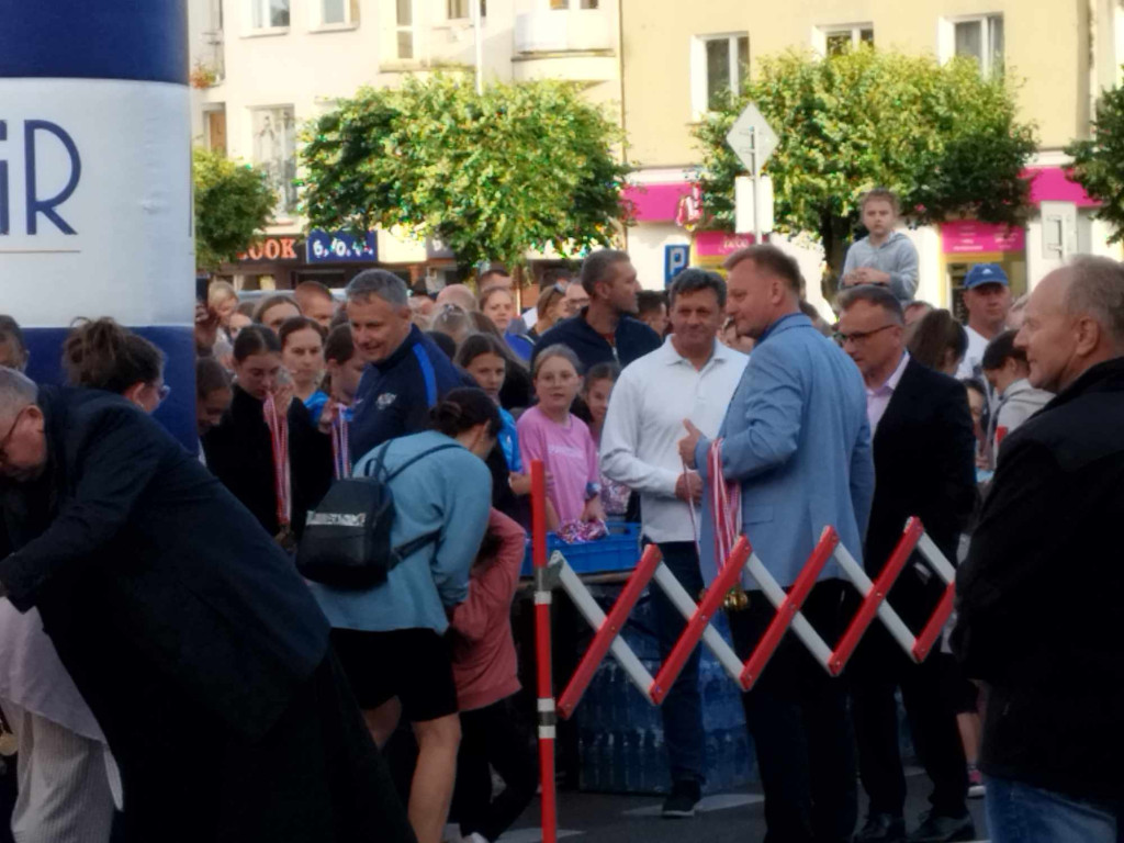 Setki mieszkańców pobiegło ulicami Mławy [ZDJĘCIA]