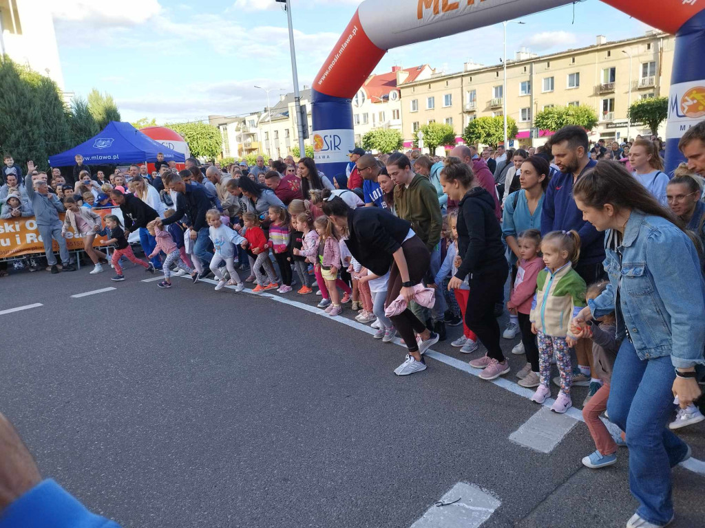 Setki mieszkańców pobiegło ulicami Mławy [ZDJĘCIA]