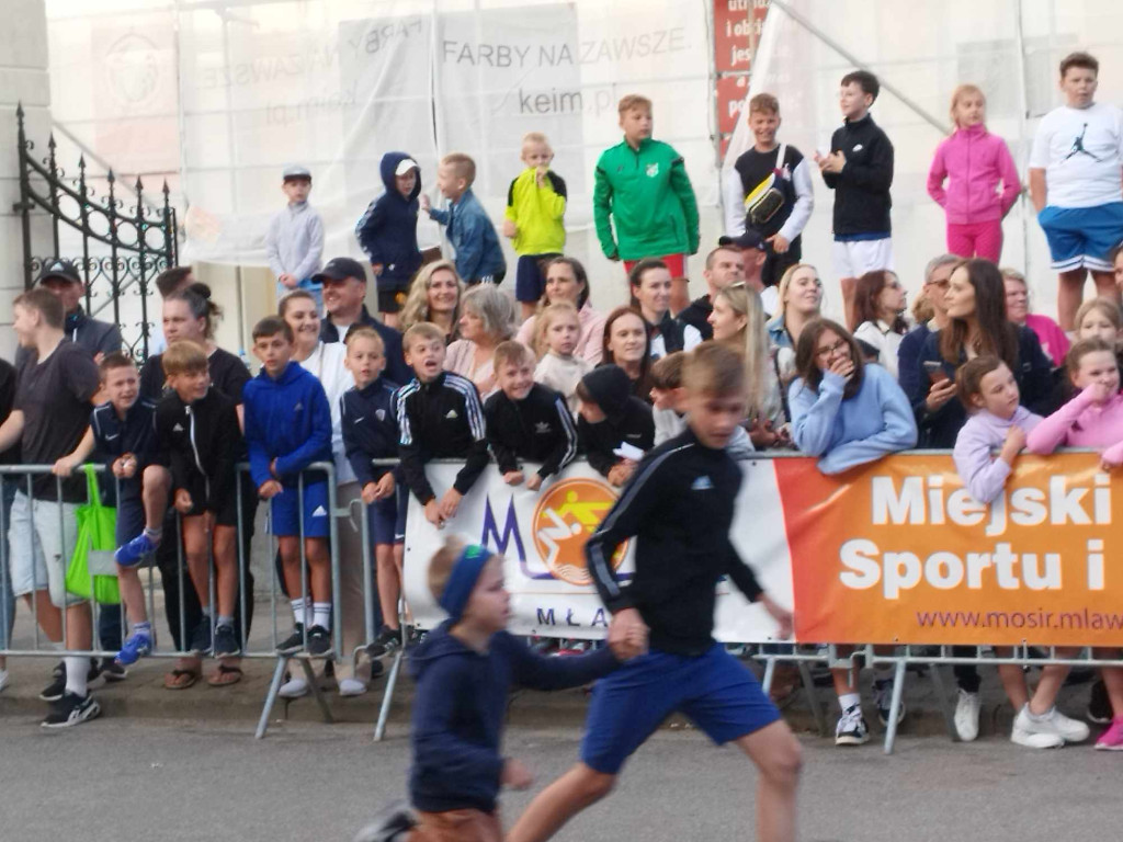 Setki mieszkańców pobiegło ulicami Mławy [ZDJĘCIA]