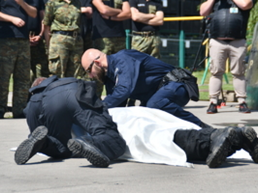 Policjanci szkolą Wojsko Polskie