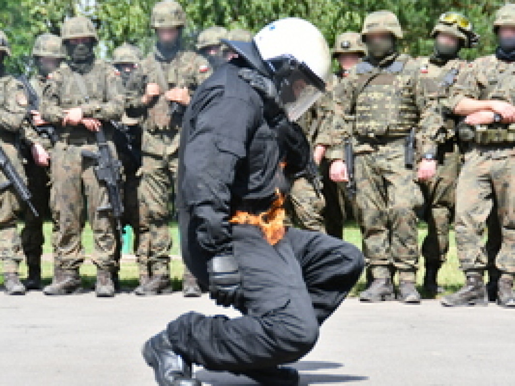 Policjanci szkolą Wojsko Polskie