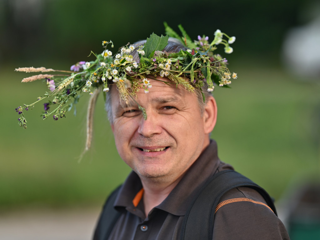 Dziewczęta z wiankami i skoki przez ogień nad Zalewem [ZDJĘCIA]