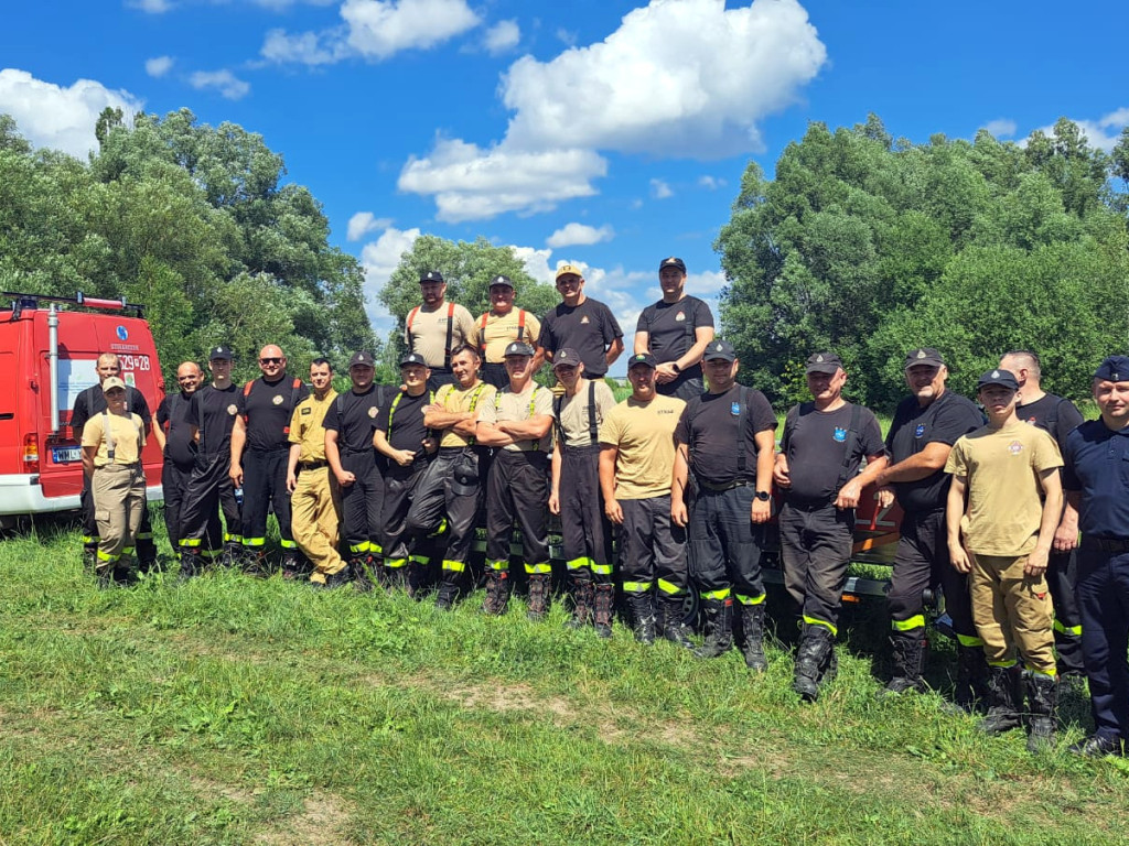 Policja i strażacy na Cegielni [ZDJĘCIA]
