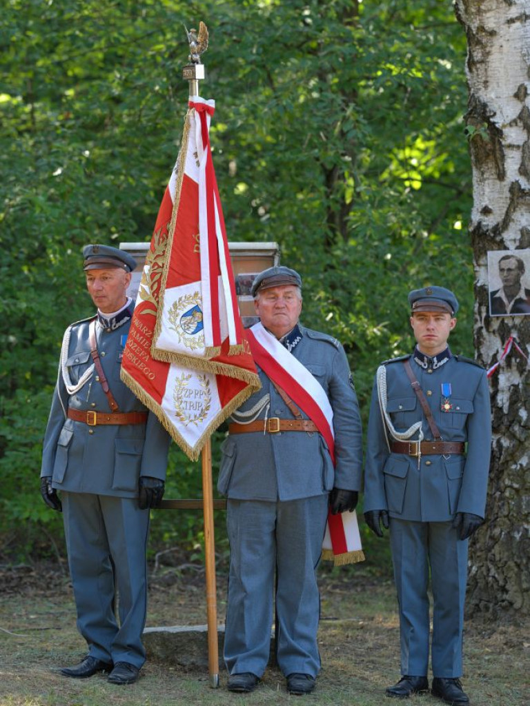 Pamięci Puszczyka i jego oddziału w Niedziałkach