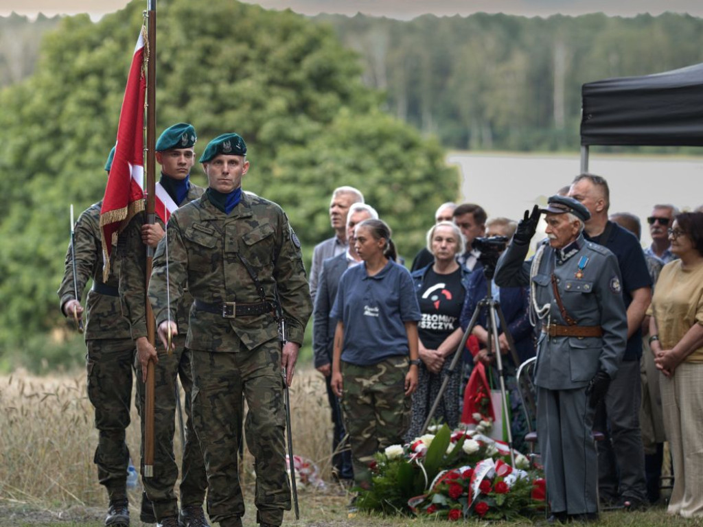 Pamięci Puszczyka i jego oddziału w Niedziałkach