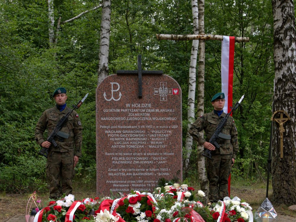 Pamięci Puszczyka i jego oddziału w Niedziałkach