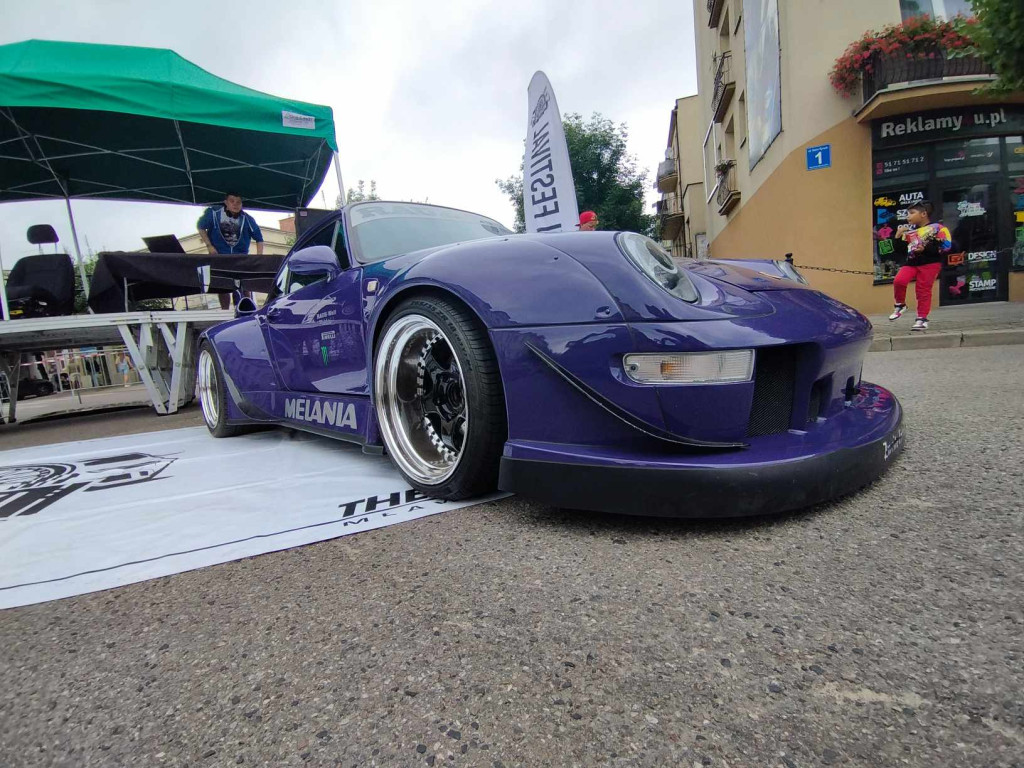 Jarmark Wojciechowy i pokaz niezwykłych samochodów