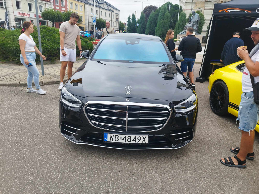 Jarmark Wojciechowy i pokaz niezwykłych samochodów