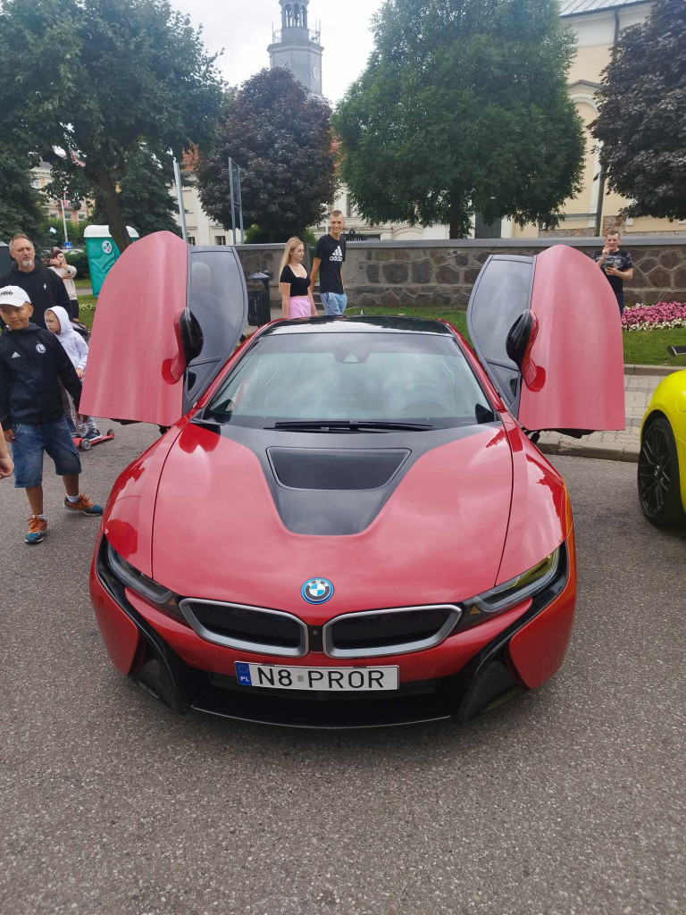 Jarmark Wojciechowy i pokaz niezwykłych samochodów