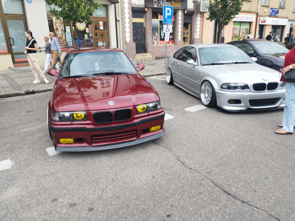 Jarmark Wojciechowy i pokaz niezwykłych samochodów