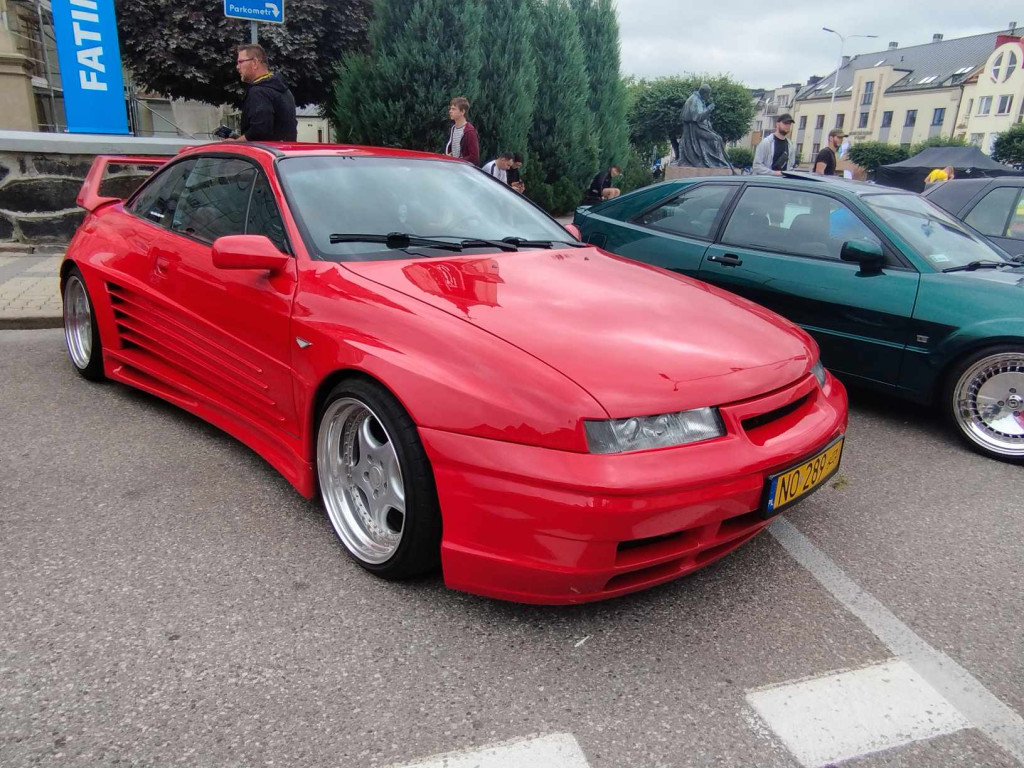 Jarmark Wojciechowy i pokaz niezwykłych samochodów