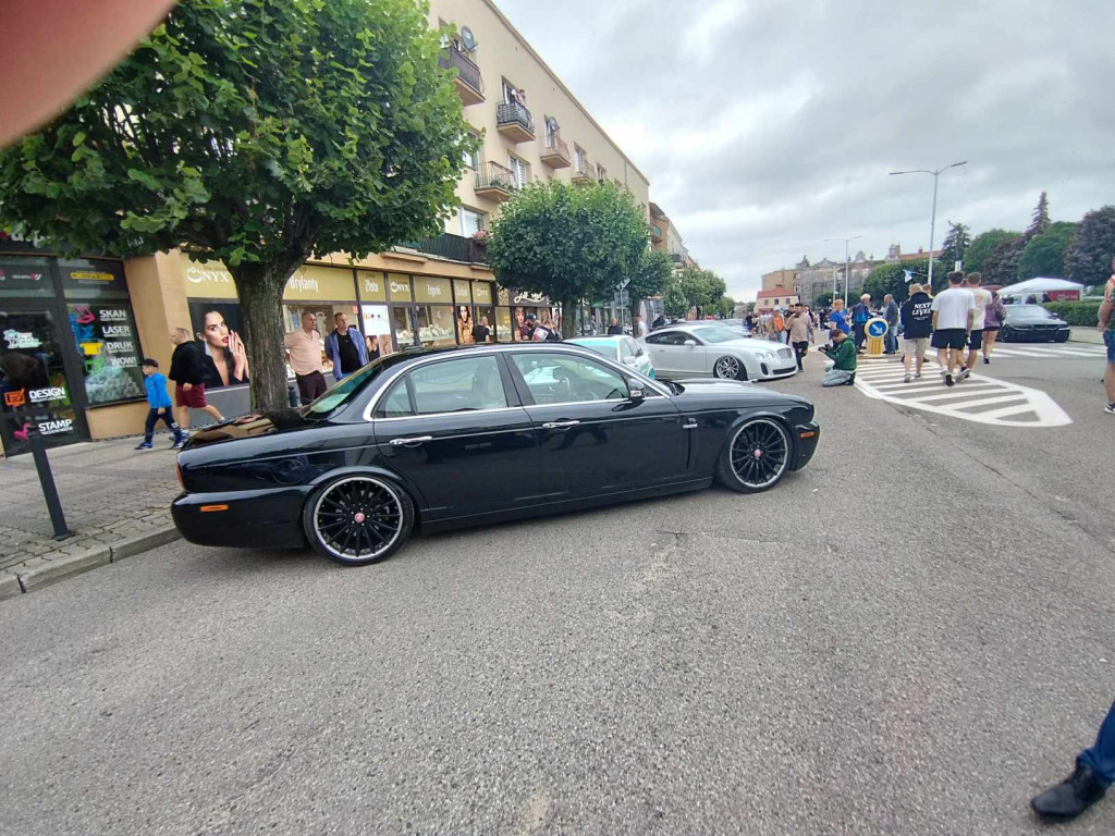 Jarmark Wojciechowy i pokaz niezwykłych samochodów