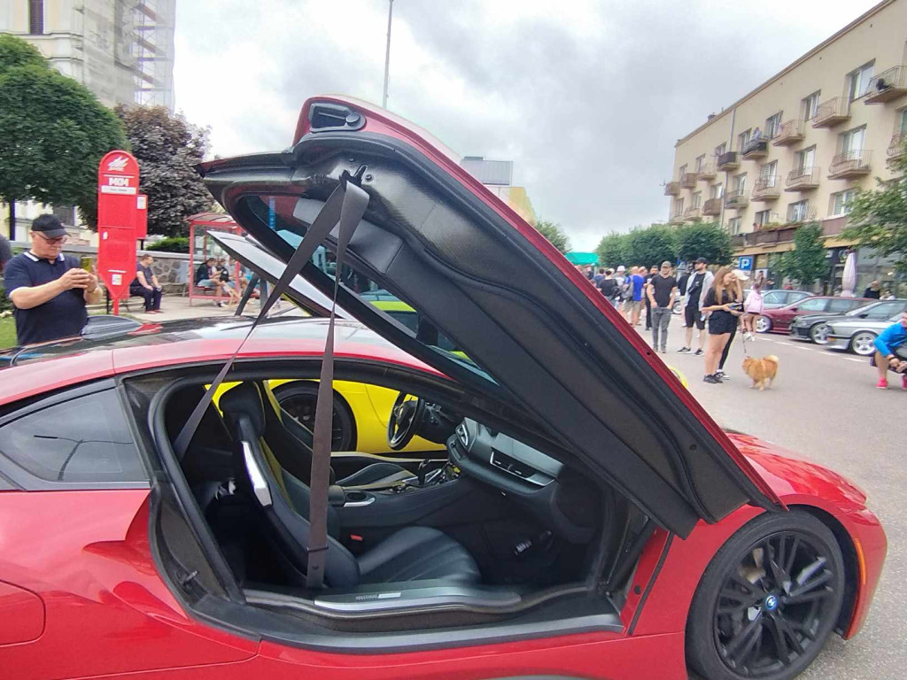 Jarmark Wojciechowy i pokaz niezwykłych samochodów