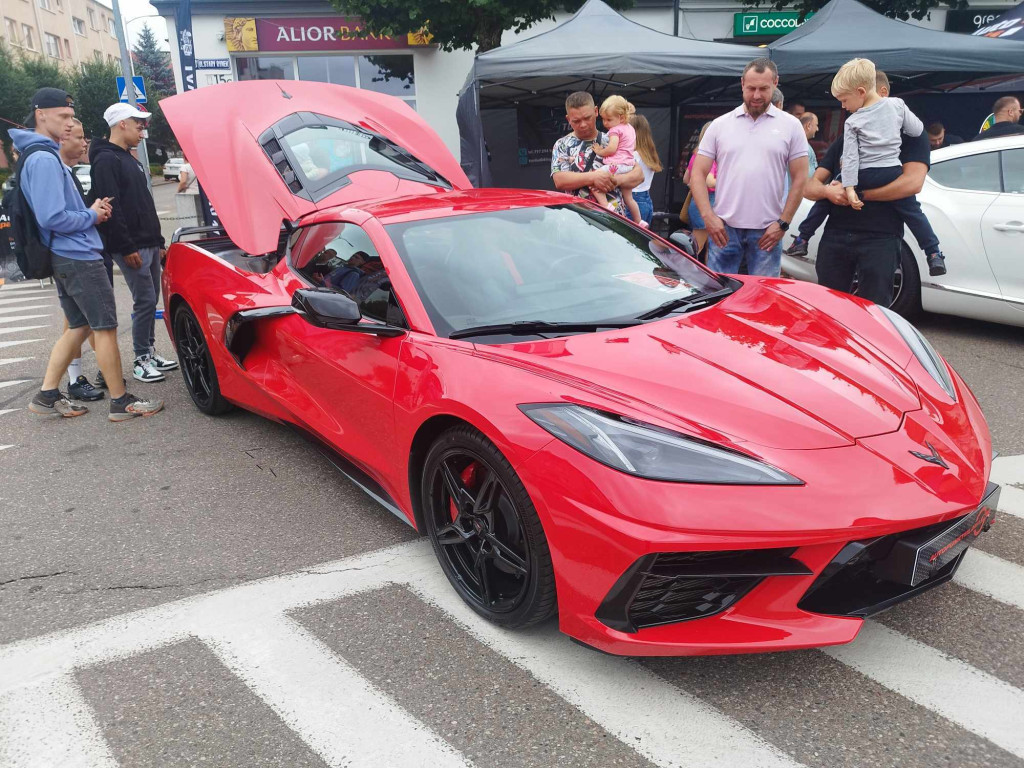 Jarmark Wojciechowy i pokaz niezwykłych samochodów