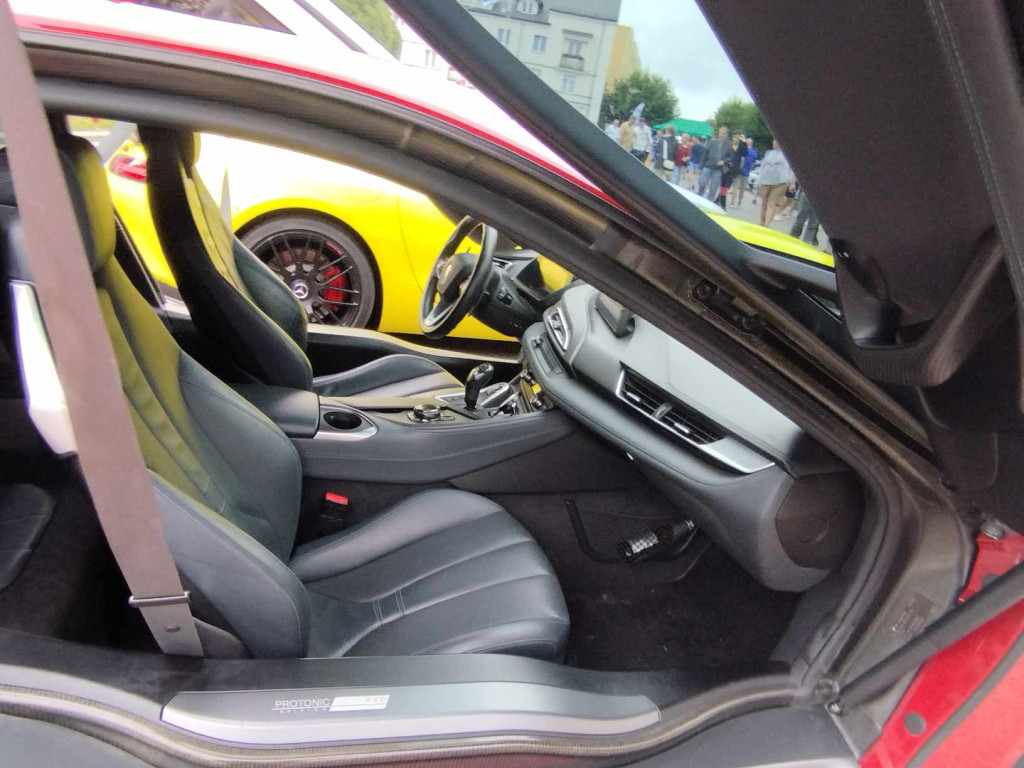 Jarmark Wojciechowy i pokaz niezwykłych samochodów