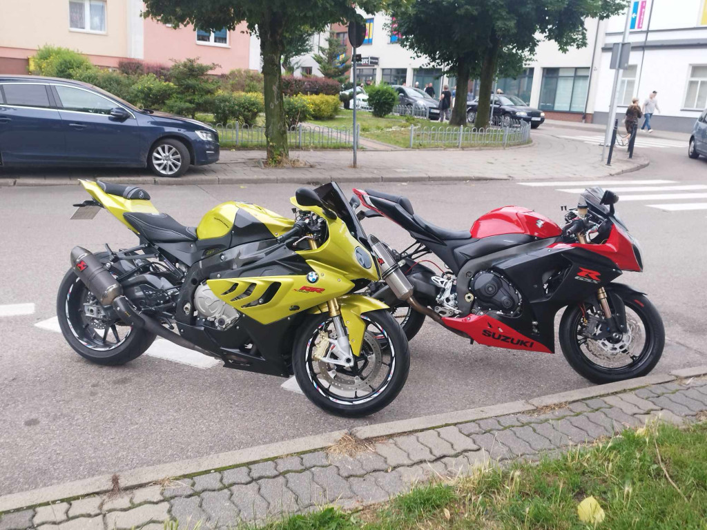 Jarmark Wojciechowy i pokaz niezwykłych samochodów