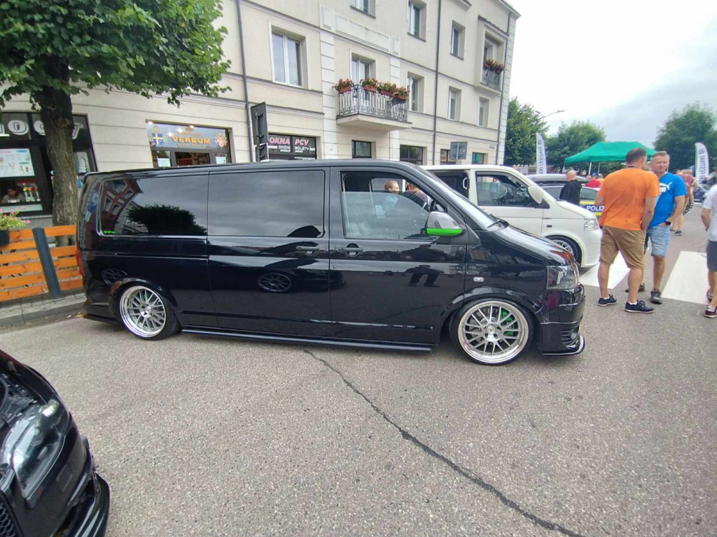 Jarmark Wojciechowy i pokaz niezwykłych samochodów