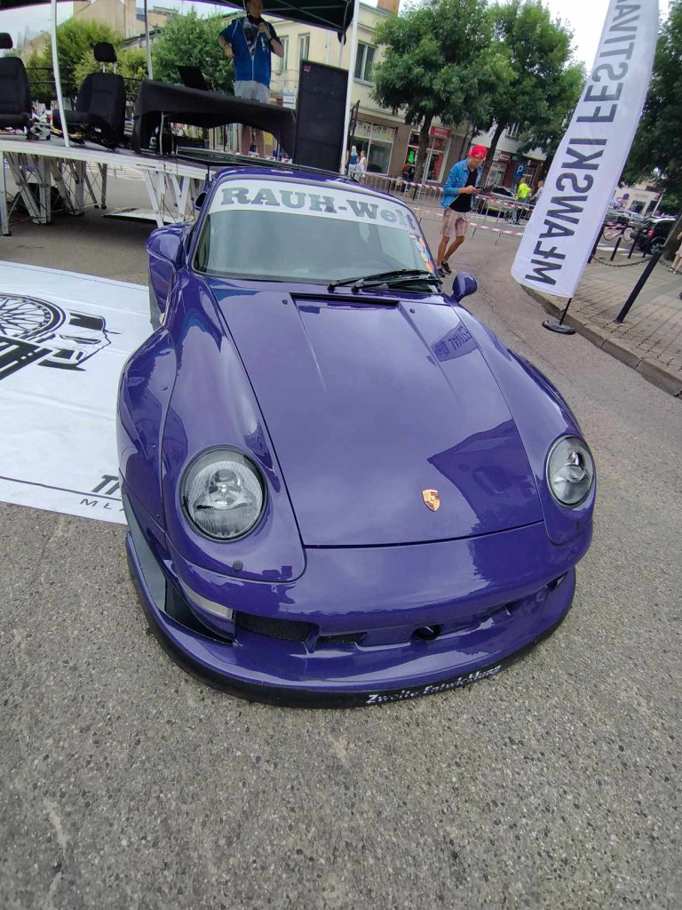 Jarmark Wojciechowy i pokaz niezwykłych samochodów