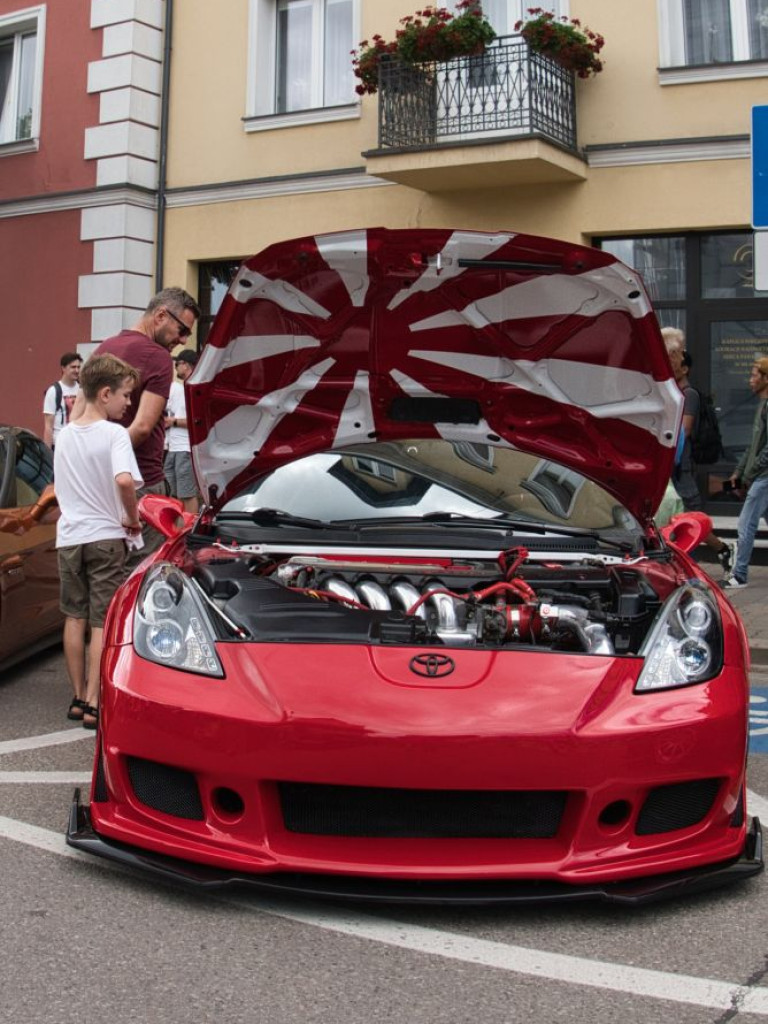 W centrum Mławy najlepsze auta tuningowe z całej Polski