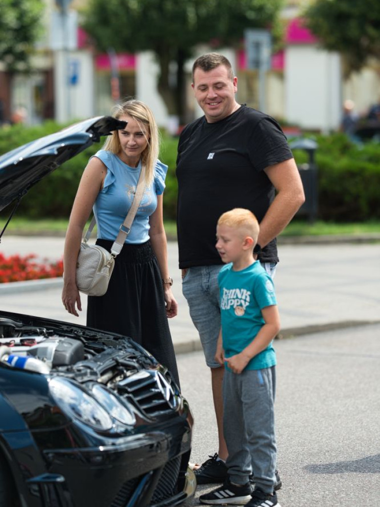 W centrum Mławy najlepsze auta tuningowe z całej Polski