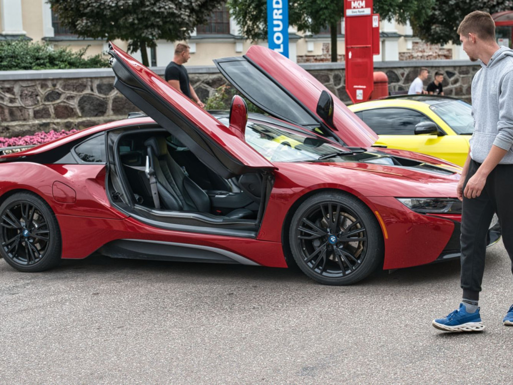 W centrum Mławy najlepsze auta tuningowe z całej Polski