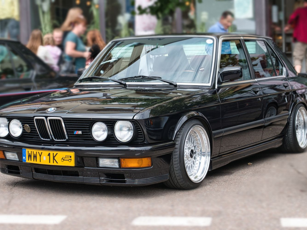 W centrum Mławy najlepsze auta tuningowe z całej Polski