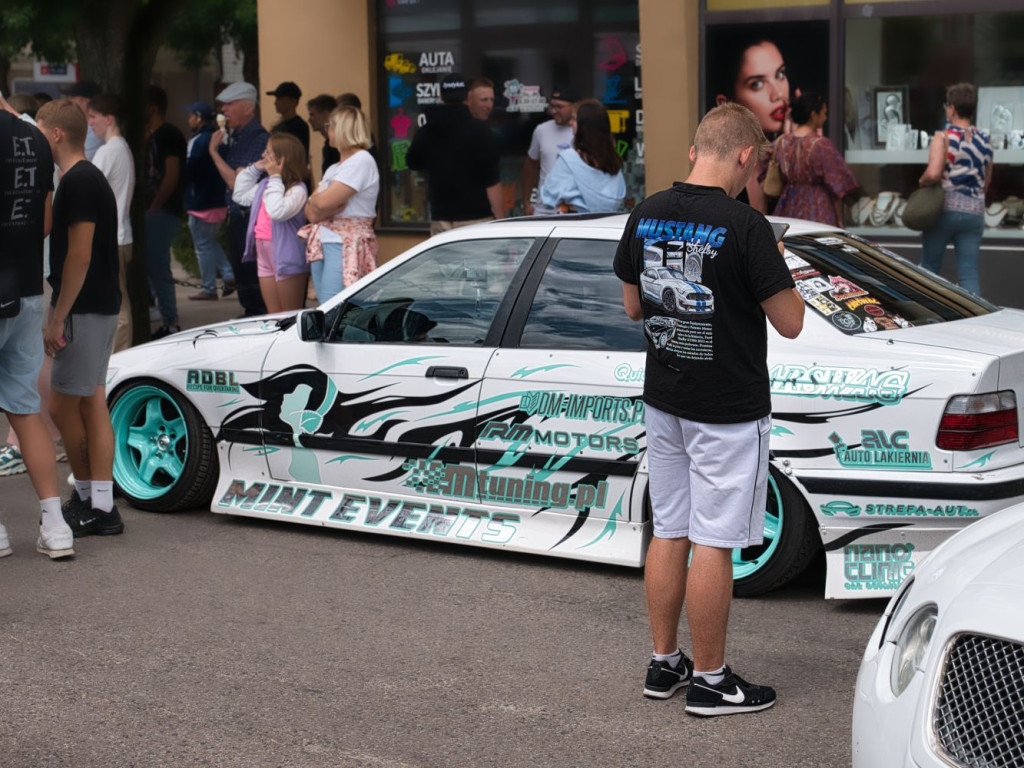 W centrum Mławy najlepsze auta tuningowe z całej Polski