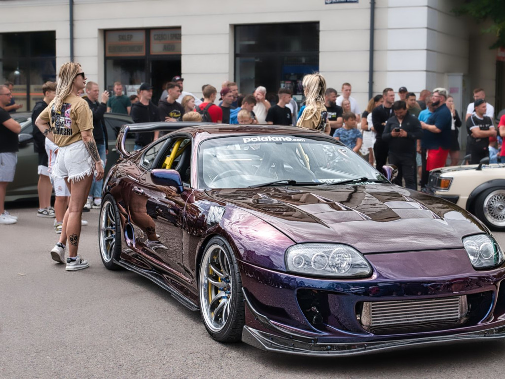 W centrum Mławy najlepsze auta tuningowe z całej Polski