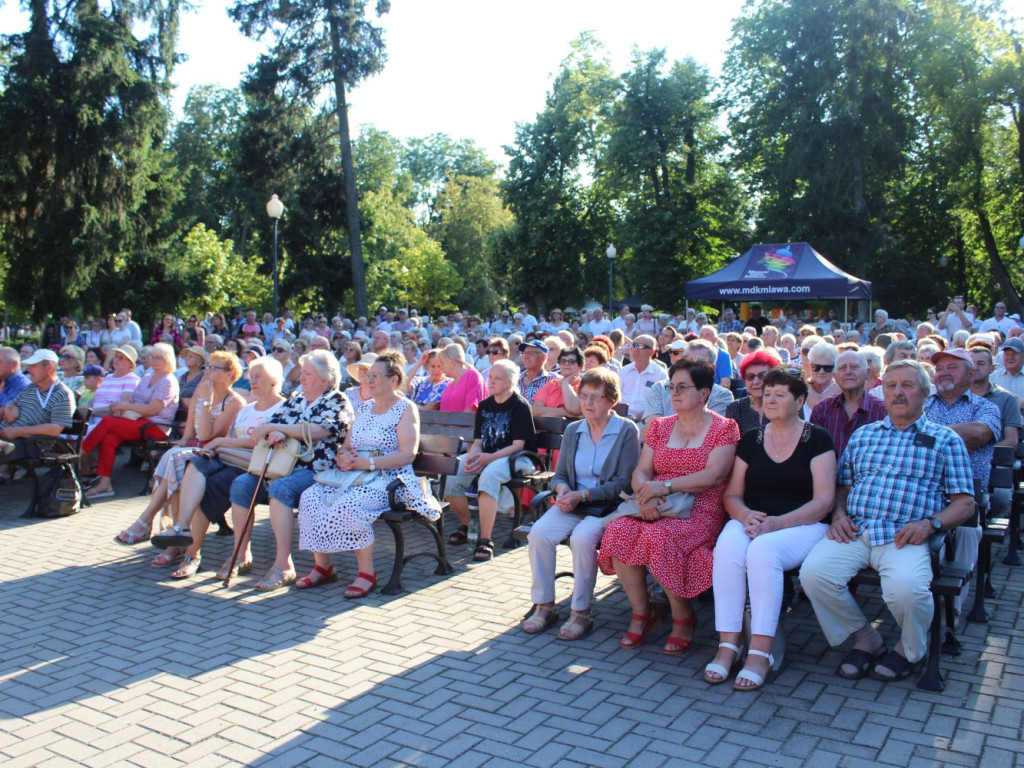 Publiczność gorąco oklaskiwała Warszawską Orkiestrę Sentymentalną