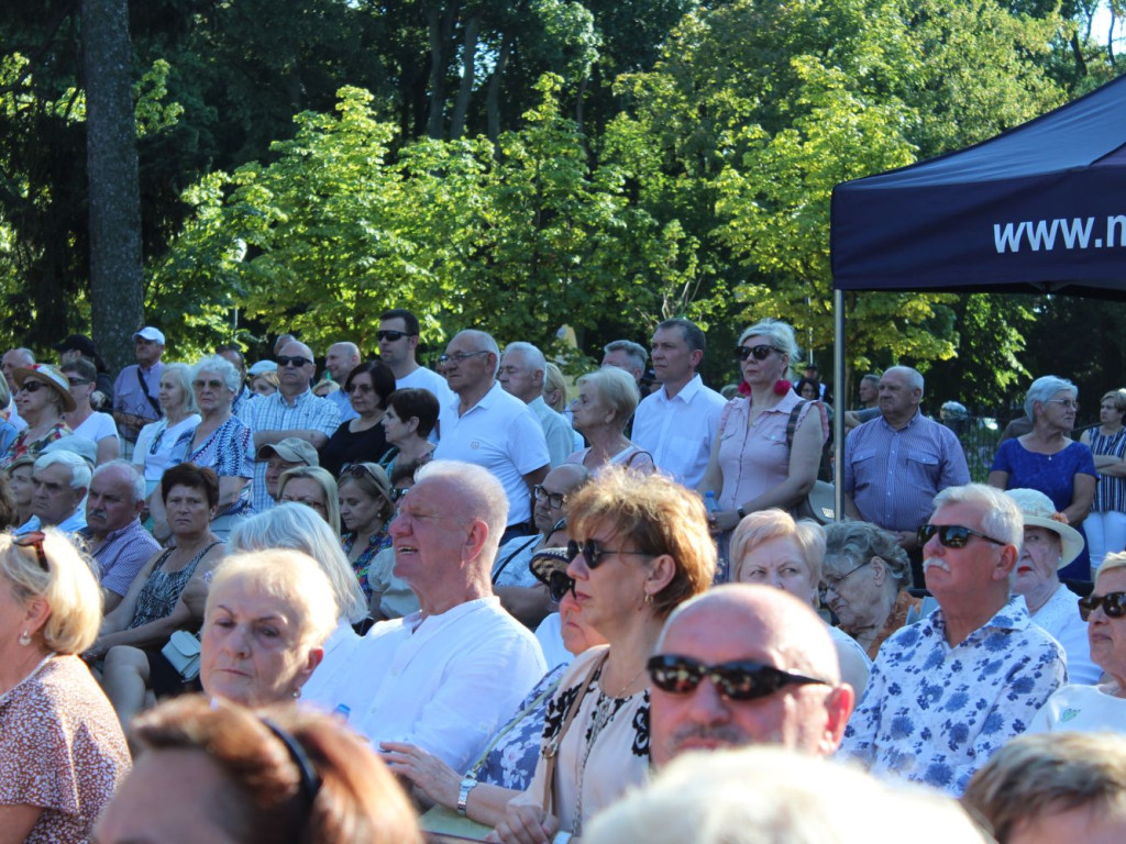 Publiczność gorąco oklaskiwała Warszawską Orkiestrę Sentymentalną