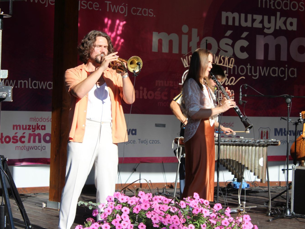 Publiczność gorąco oklaskiwała Warszawską Orkiestrę Sentymentalną