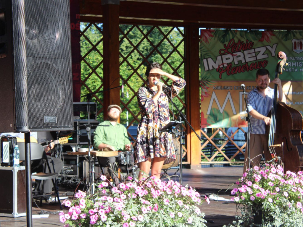 Publiczność gorąco oklaskiwała Warszawską Orkiestrę Sentymentalną