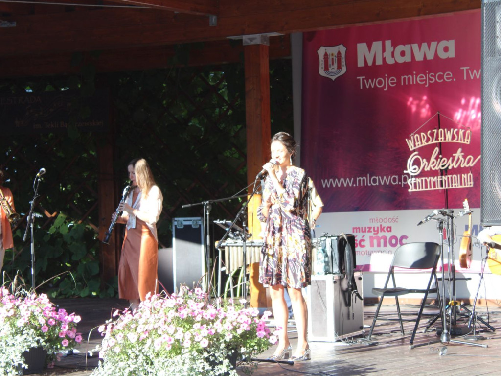 Publiczność gorąco oklaskiwała Warszawską Orkiestrę Sentymentalną