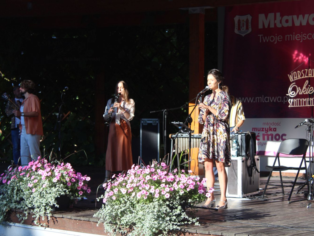 Publiczność gorąco oklaskiwała Warszawską Orkiestrę Sentymentalną