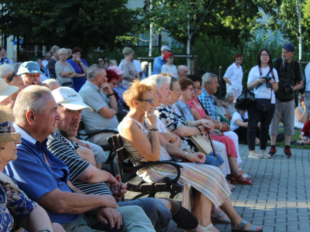 Publiczność gorąco oklaskiwała Warszawską Orkiestrę Sentymentalną