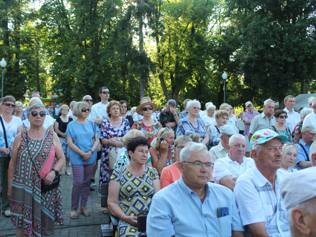Publiczność gorąco oklaskiwała Warszawską Orkiestrę Sentymentalną