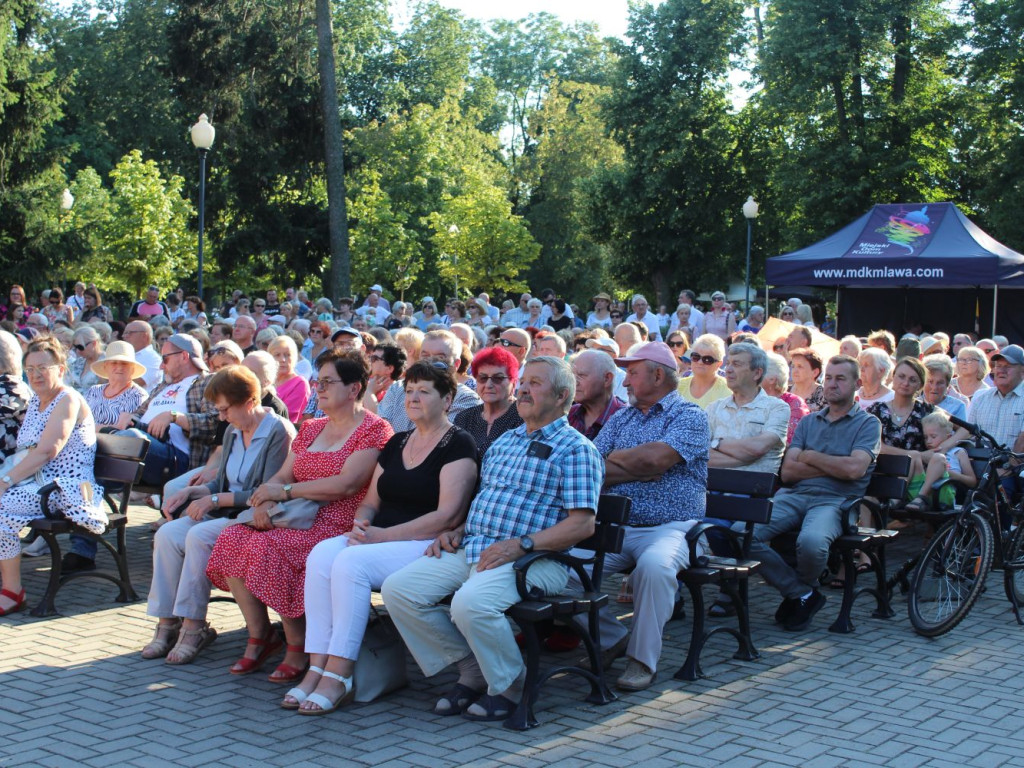 Publiczność gorąco oklaskiwała Warszawską Orkiestrę Sentymentalną