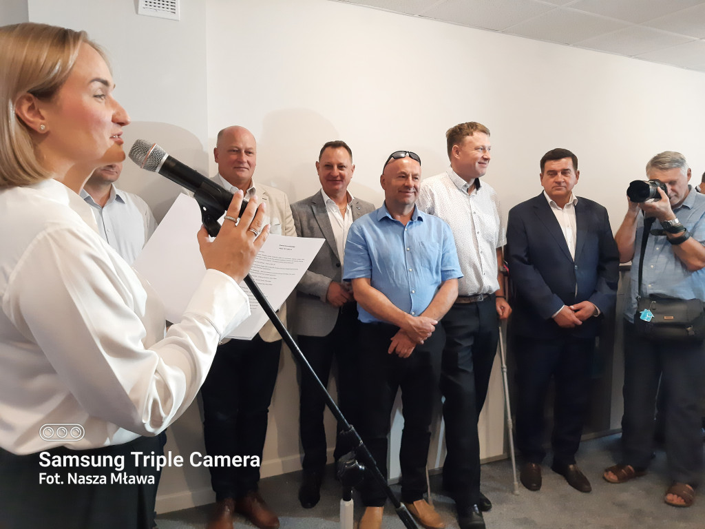 Poseł RP Maria Koźlakiewicz otworzyła biuro poselskie w Mławie