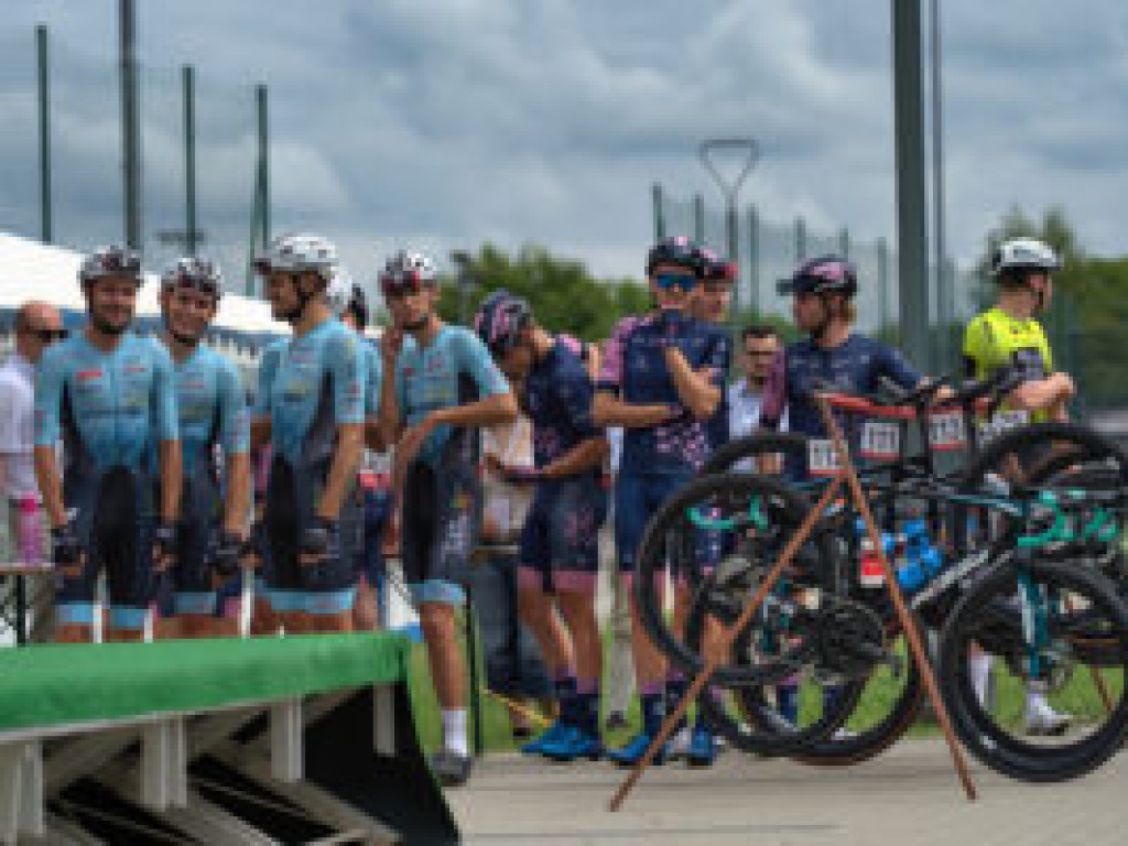 Peleton w obiektywie Jakubowskiego